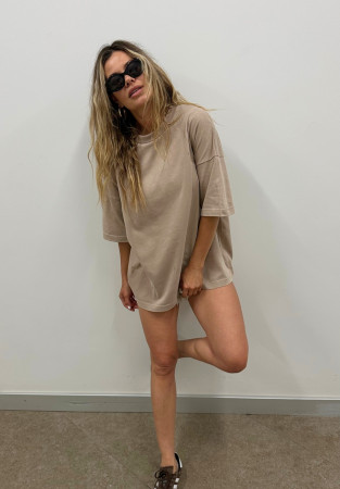 Beige oversize unisex T-shirt with a "wash" effect